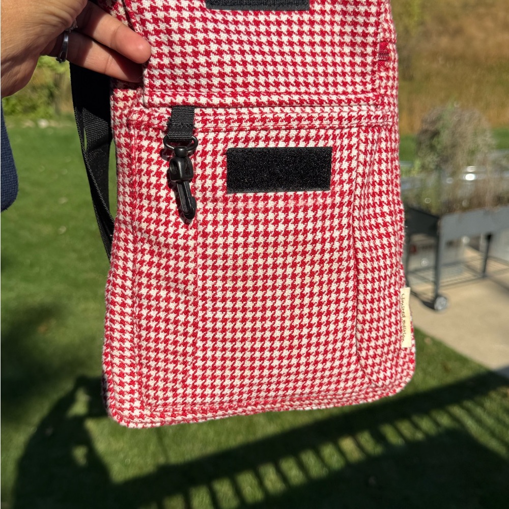 GUC! KAVU Red Houndstooth Wool Vintage Limited Edition Crossbody Bag - Picture 9 of 12